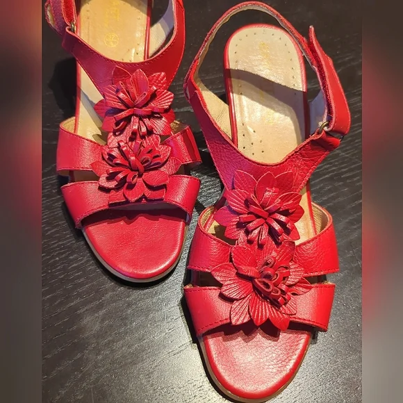 *HOST PICK* UK size 4 Worn ONCE Leather Sandals, Comfort Cushioned, RRP £49 - Picture 2 of 15